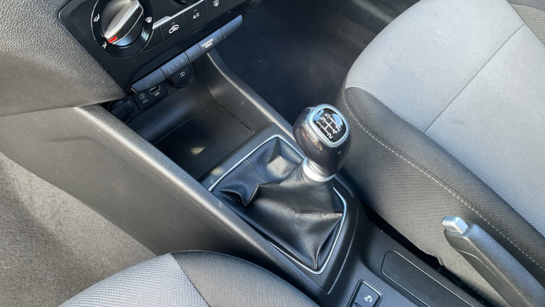 Hyundai i20 1.2 MPi Play 5dr Petrol Hatchback